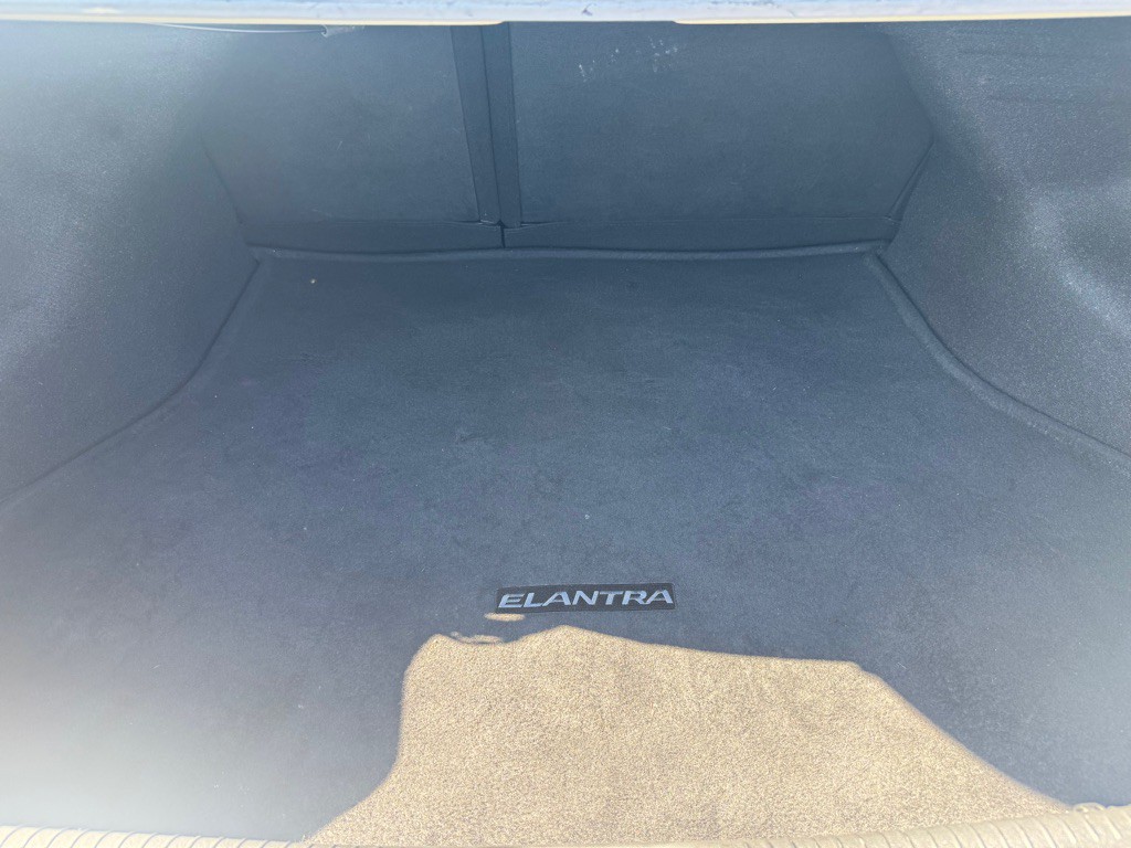 2013 Hyundai Elantra Image 10