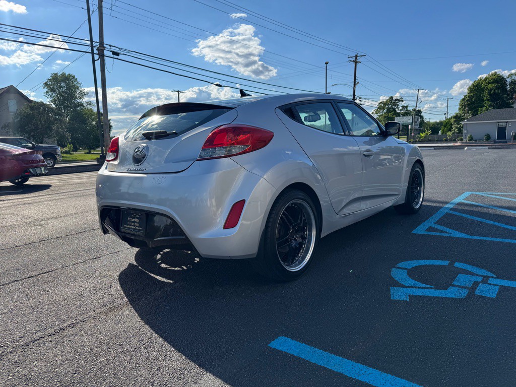 2012 Hyundai Veloster Image 3