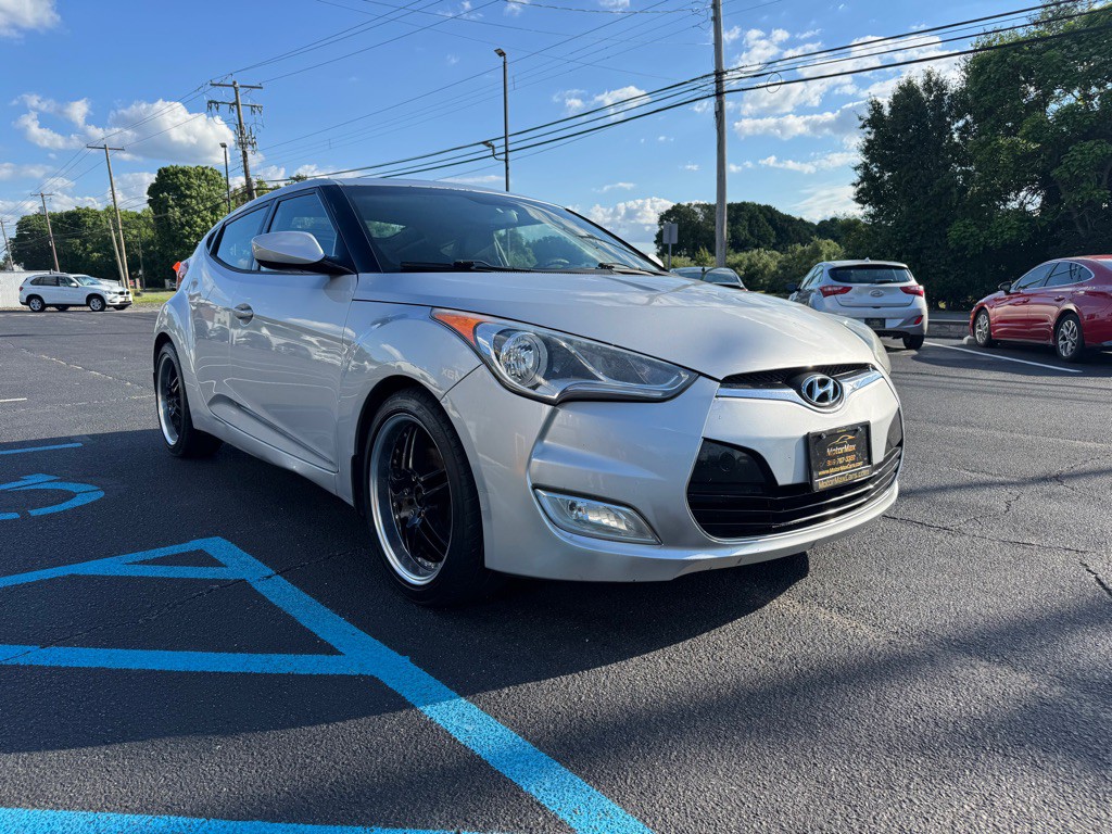 2012 Hyundai Veloster Image 4