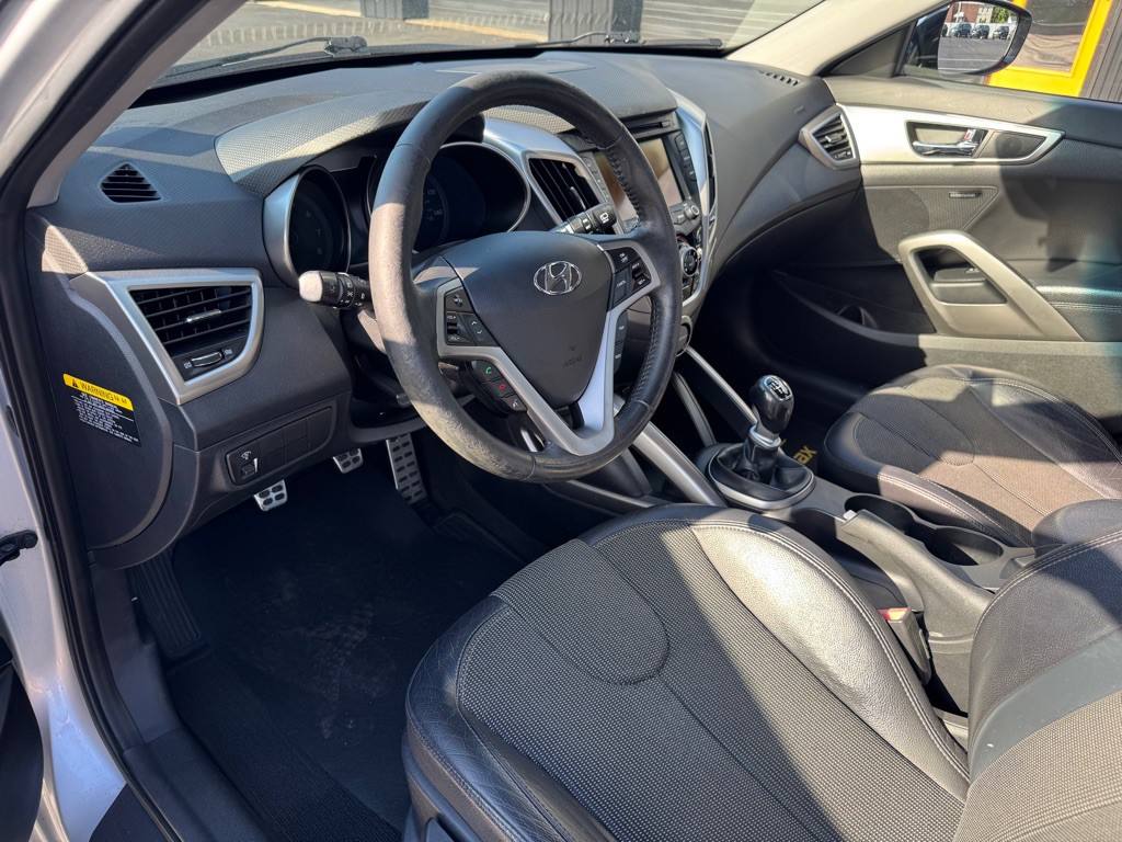 2012 Hyundai Veloster Image 5