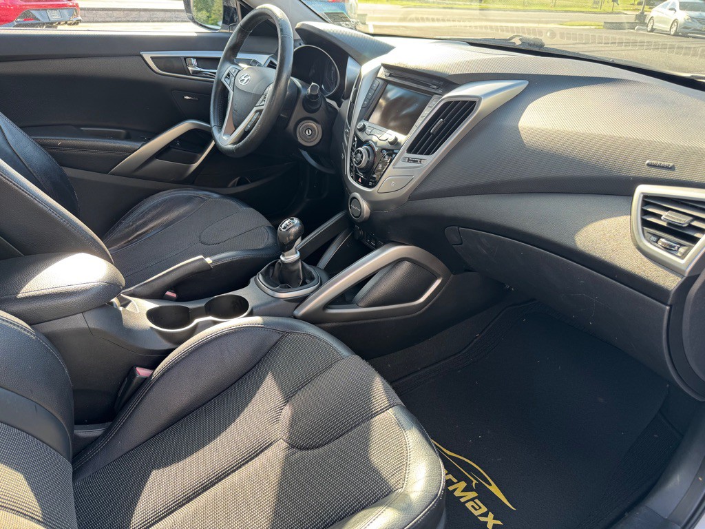 2012 Hyundai Veloster Image 8