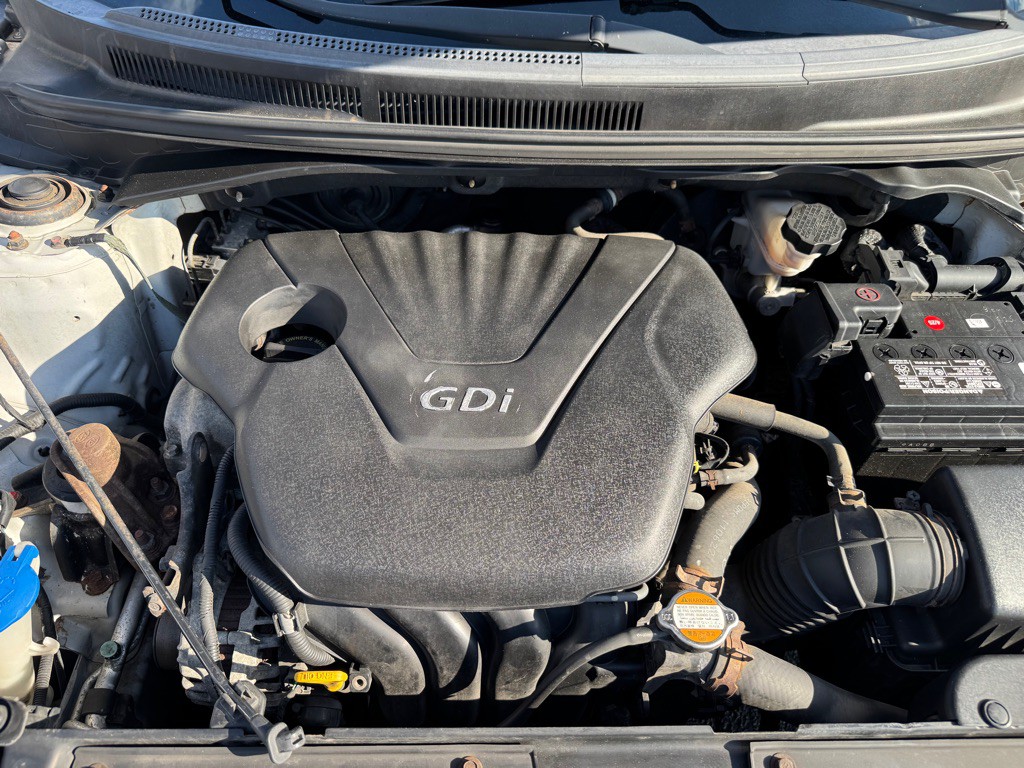 2012 Hyundai Veloster Image 11