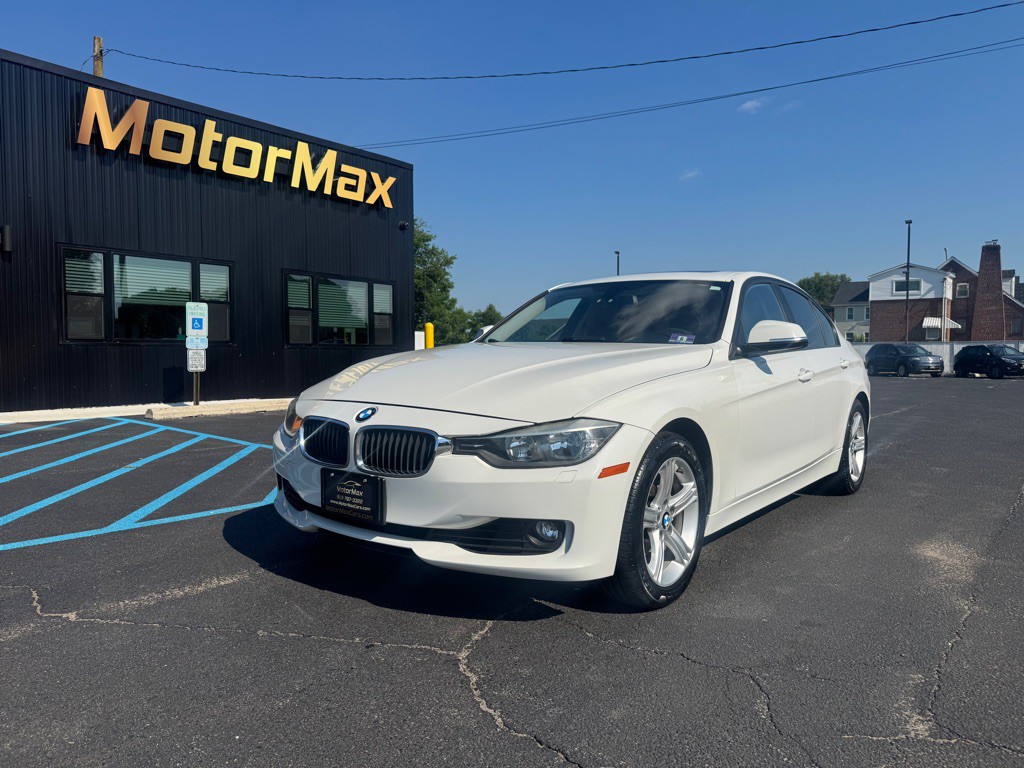 2013 BMW 3 Series Image 1