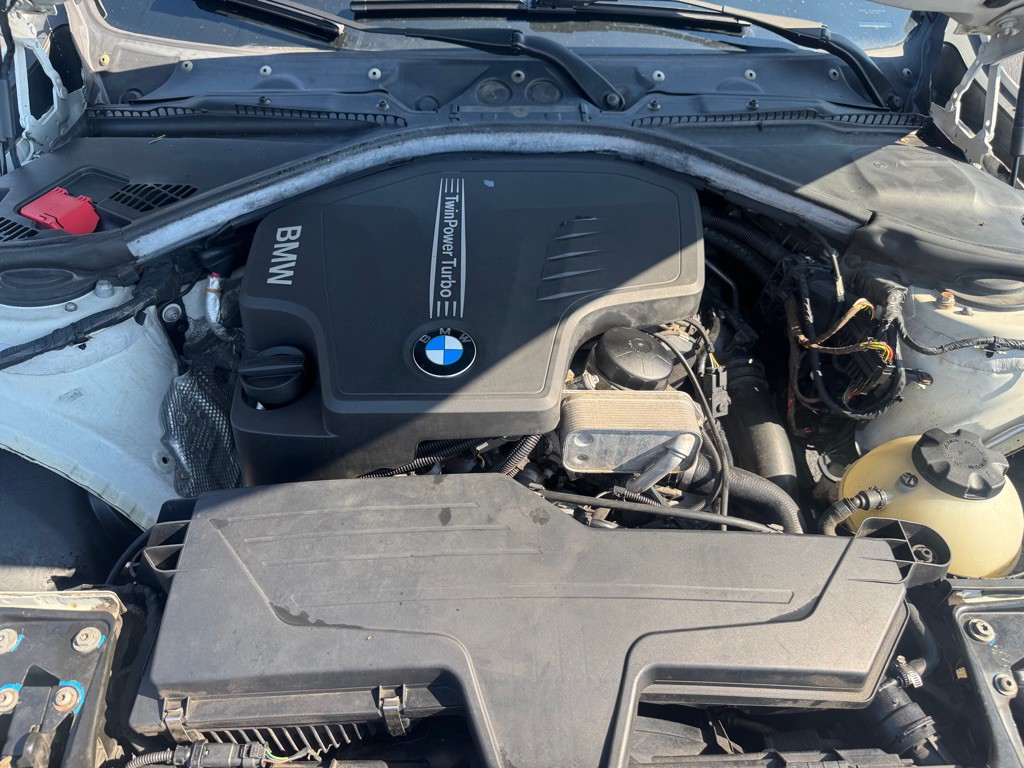 2013 BMW 3 Series Image 11
