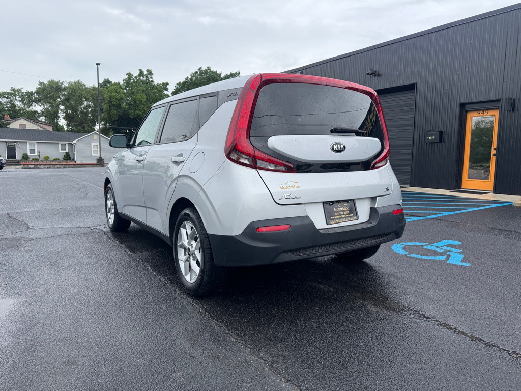 2021 Kia Soul Image 2