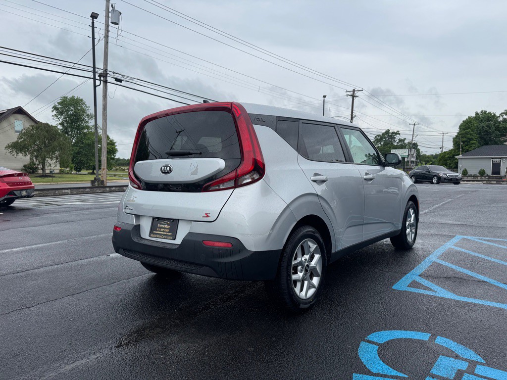 2021 Kia Soul Image 3