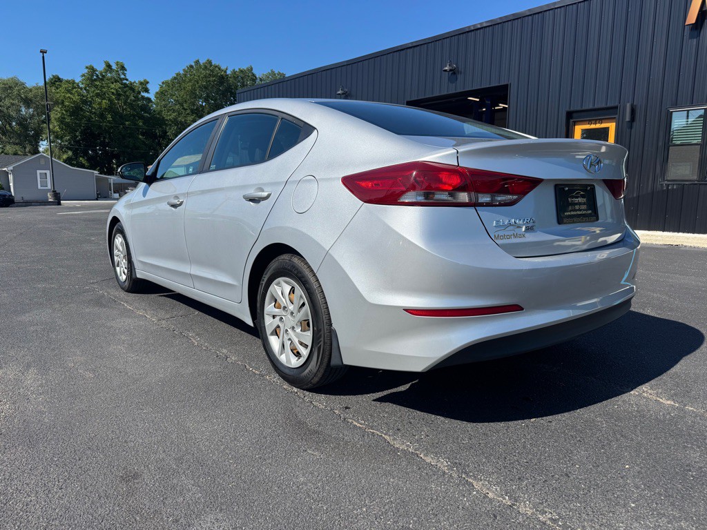 2018 Hyundai Elantra Image 2