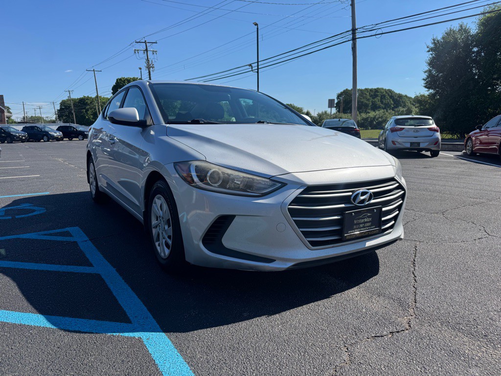 2018 Hyundai Elantra Image 4
