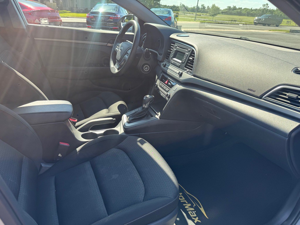 2018 Hyundai Elantra Image 8