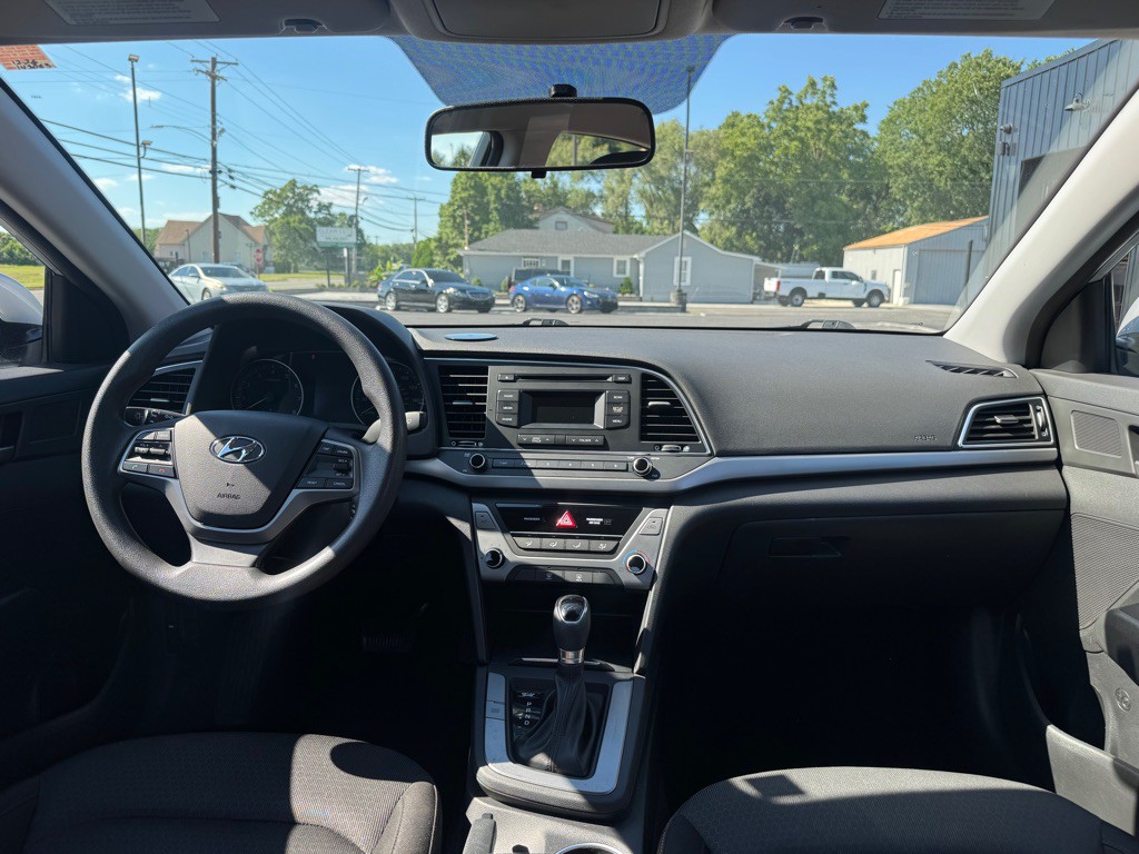 2018 Hyundai Elantra Image 9