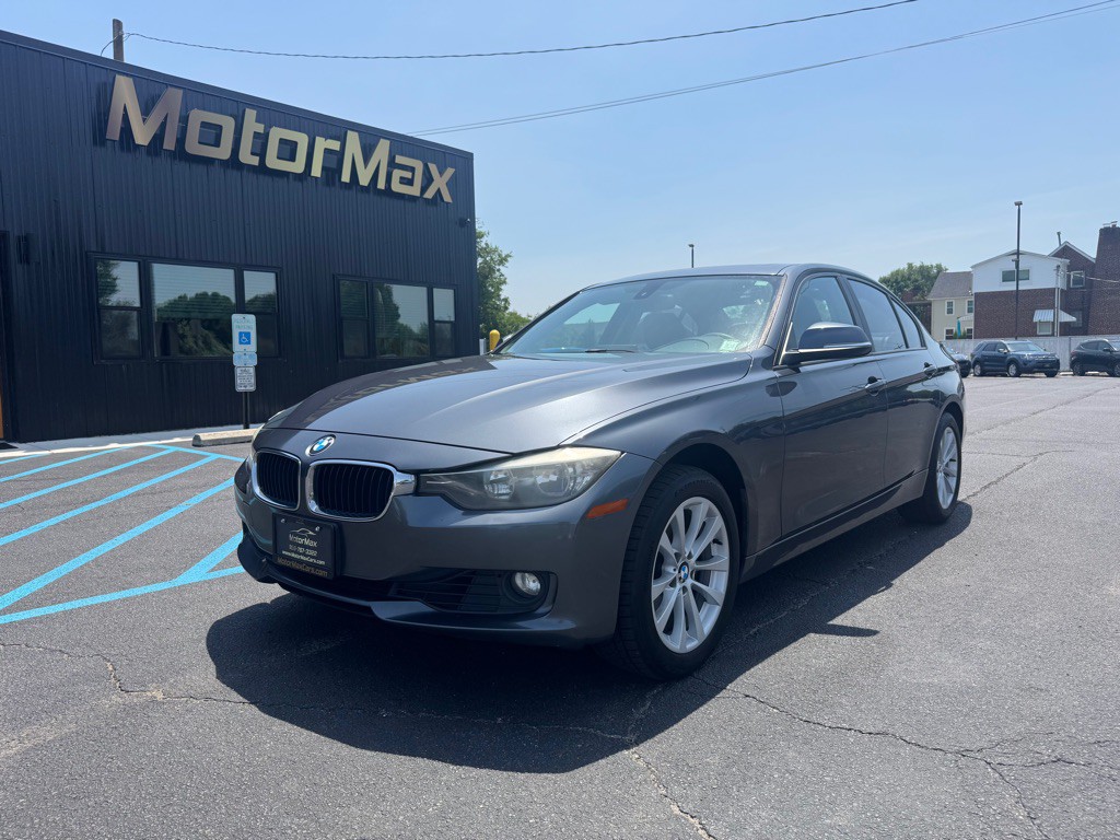 2013 BMW 3 Series Image 1