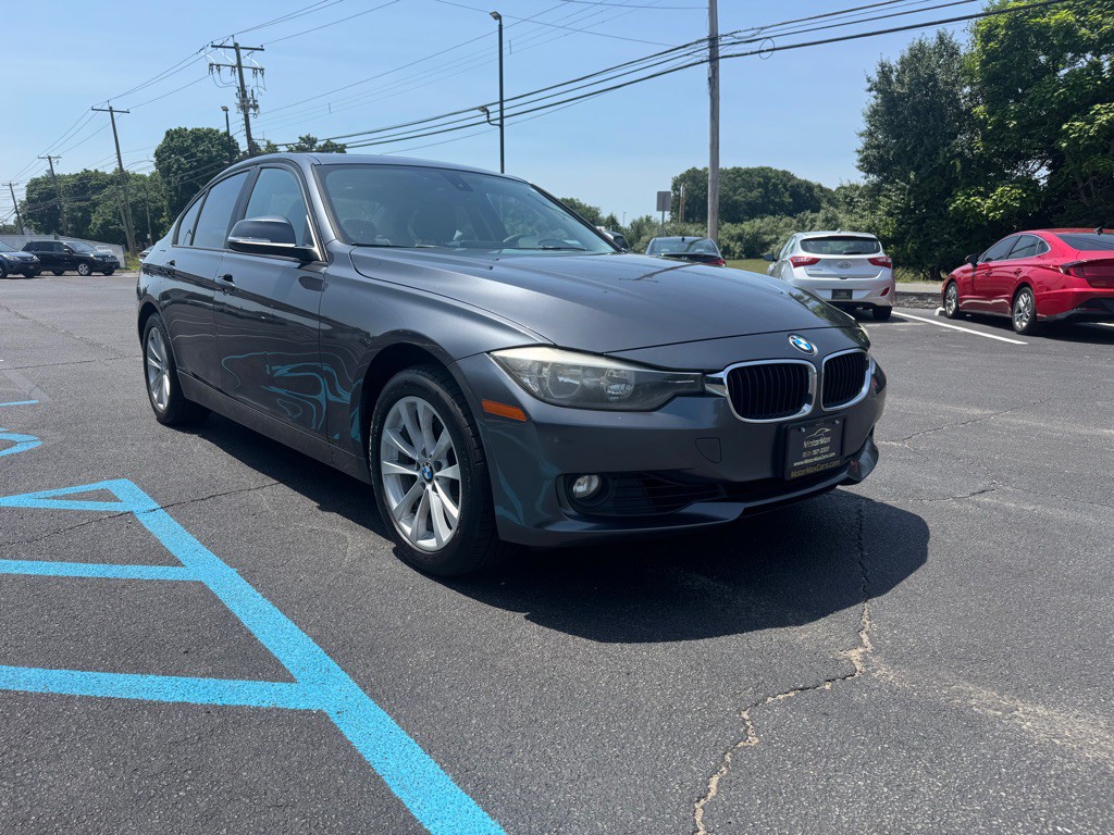 2013 BMW 3 Series Image 4
