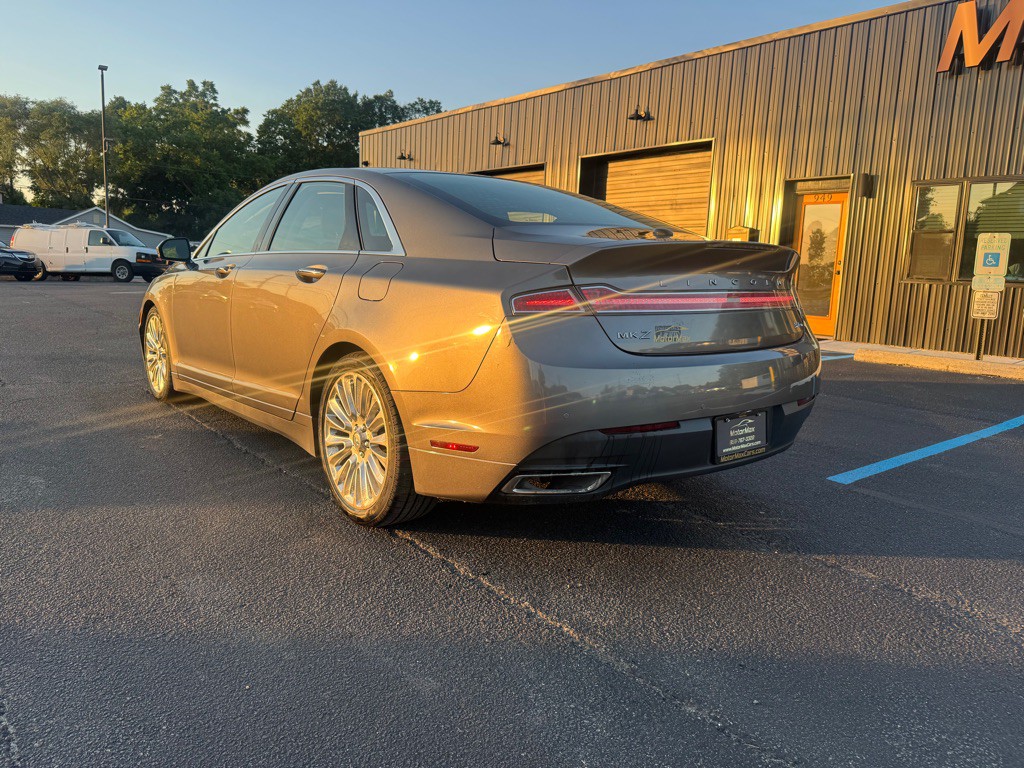 2014 Lincoln MKZ Image 2