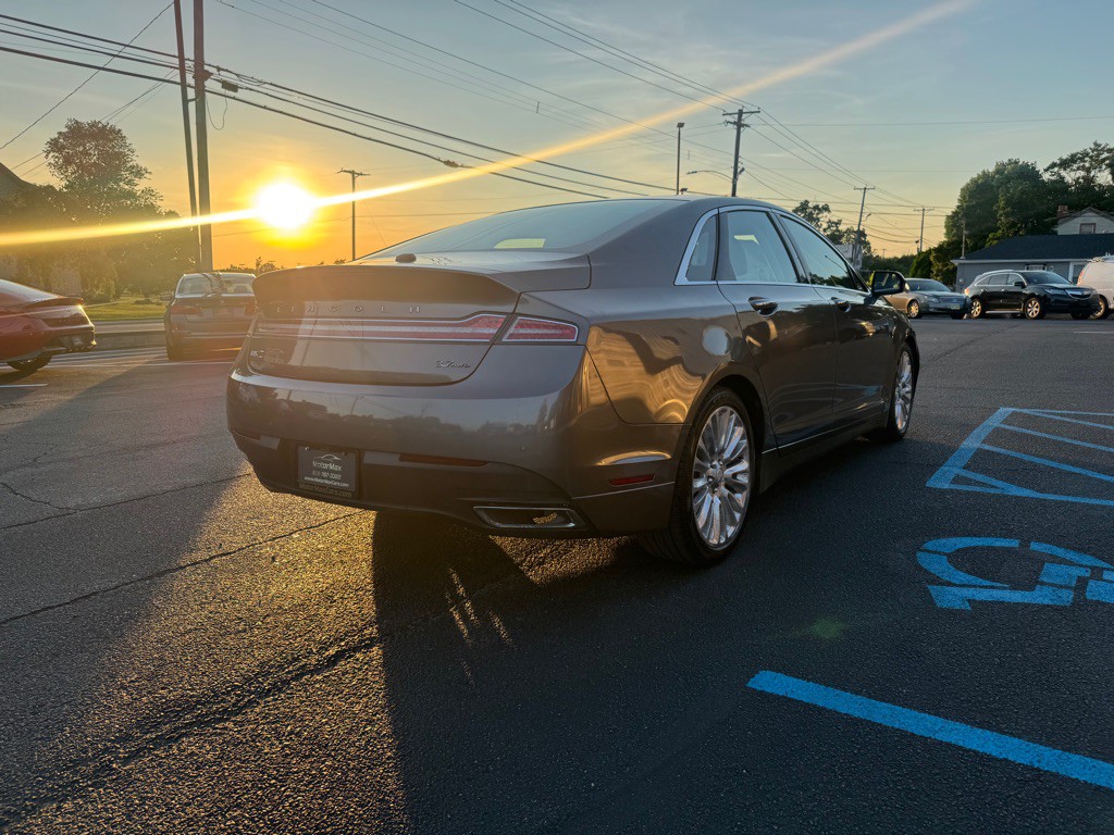 2014 Lincoln MKZ Image 3