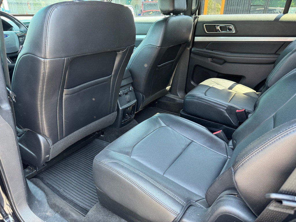 2016 Ford Explorer Image 4
