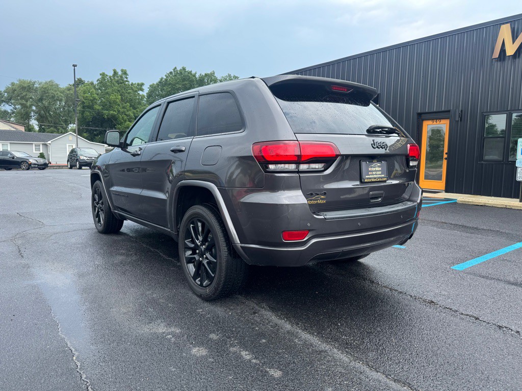 2018 Jeep Grand Cherokee Image 2