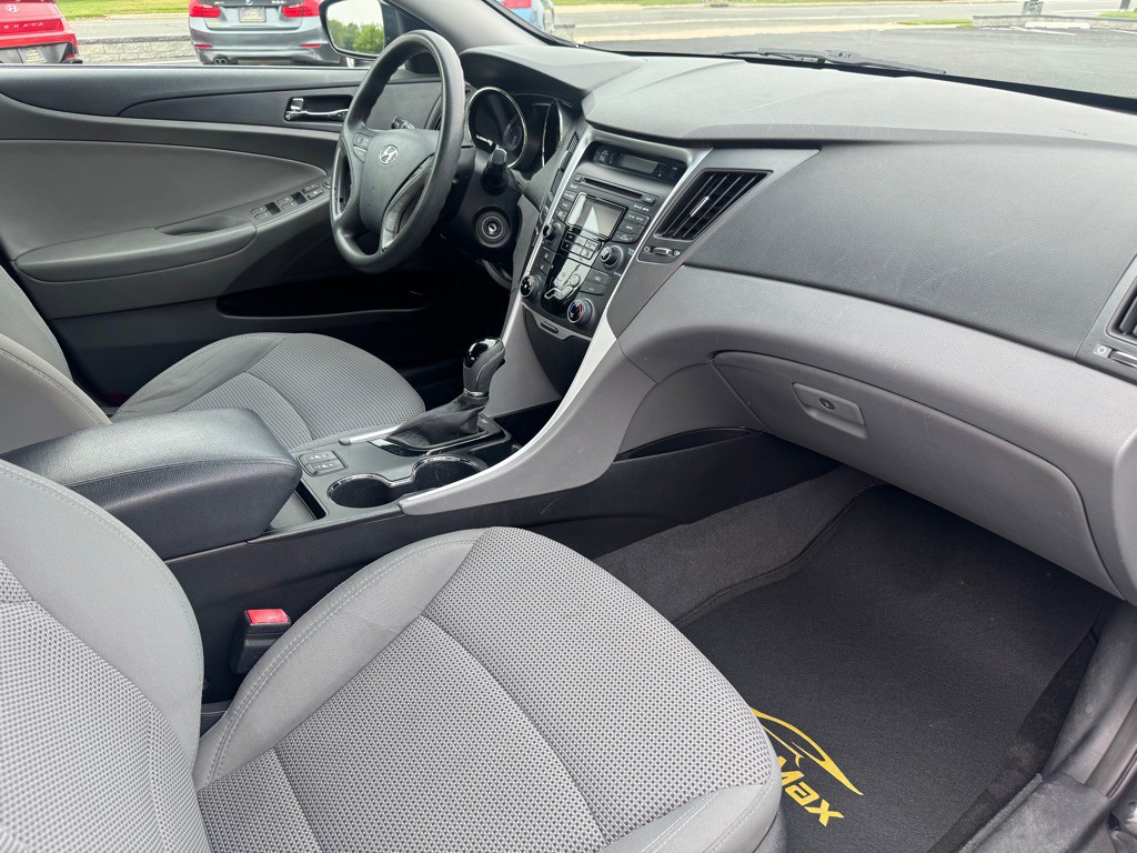 2013 Hyundai Sonata Image 8