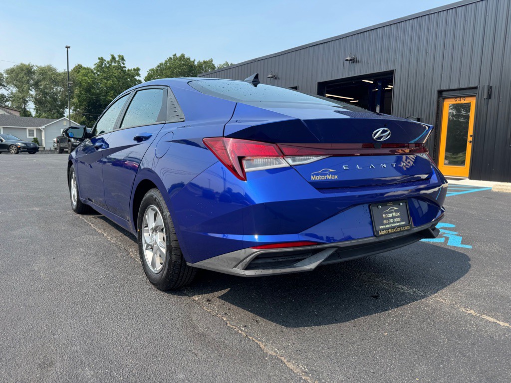 2021 Hyundai Elantra Image 2