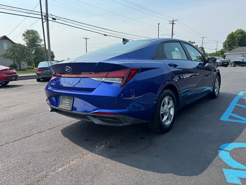 2021 Hyundai Elantra Image 3