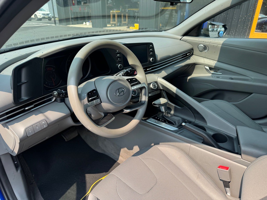 2021 Hyundai Elantra Image 5