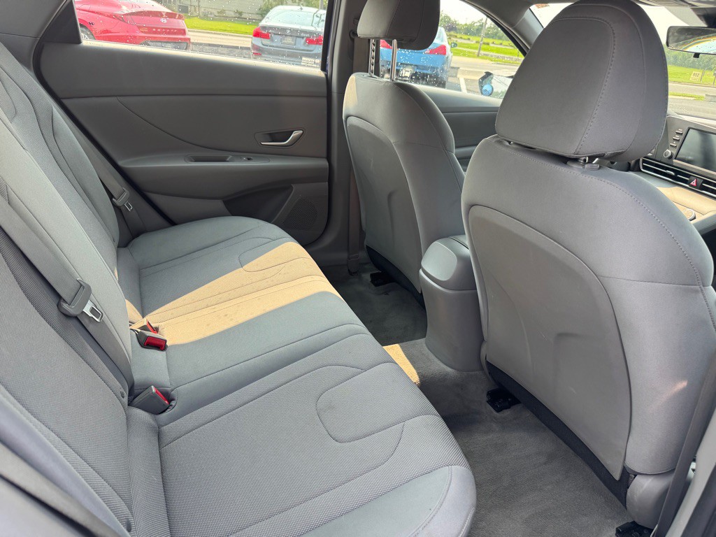 2021 Hyundai Elantra Image 7