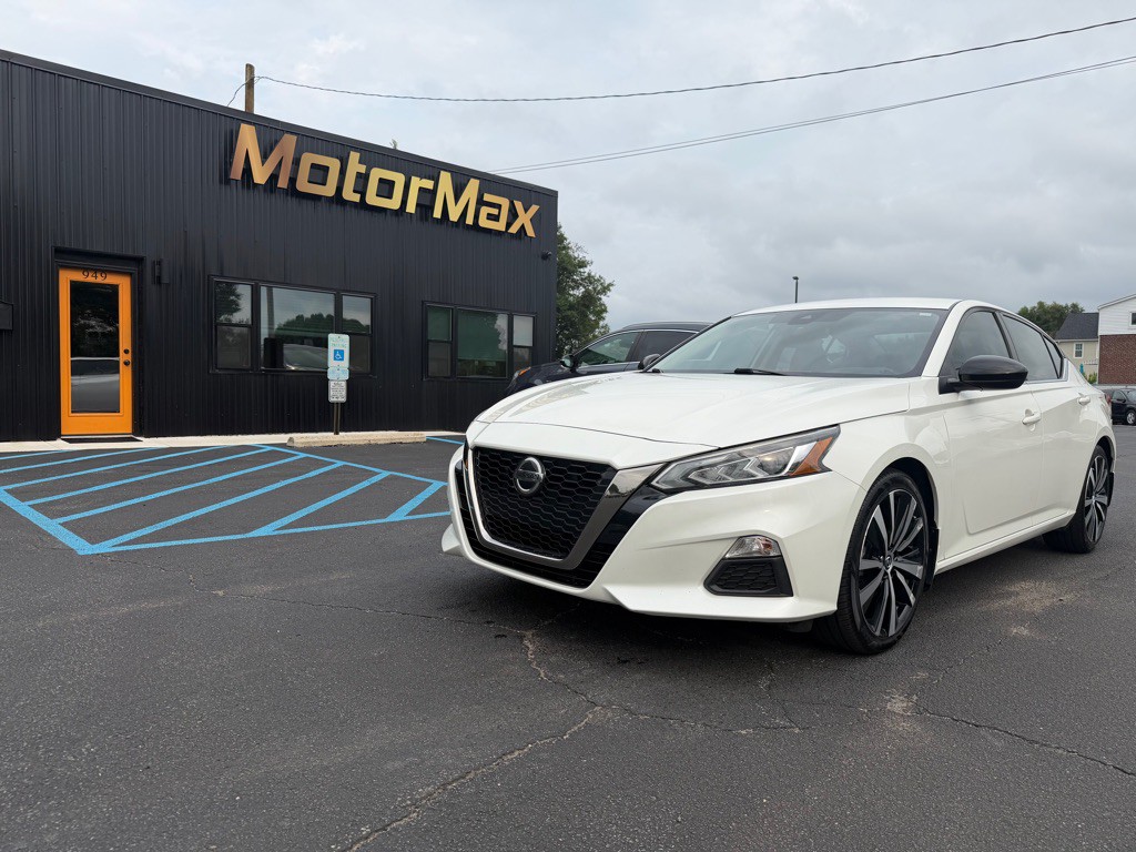 2020 Nissan Altima Image 1