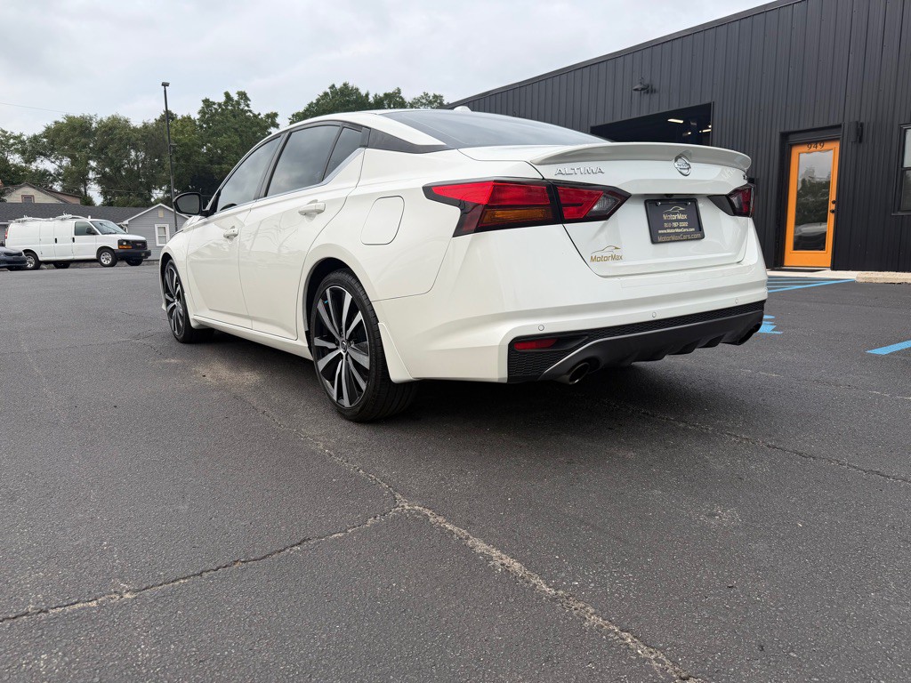 2020 Nissan Altima Image 2