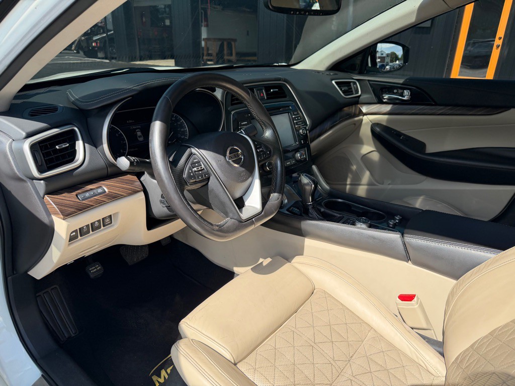 2016 Nissan Maxima Image 5