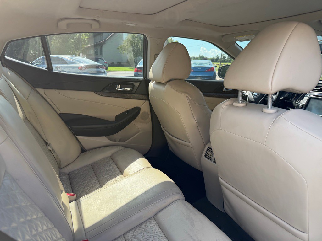 2016 Nissan Maxima Image 7