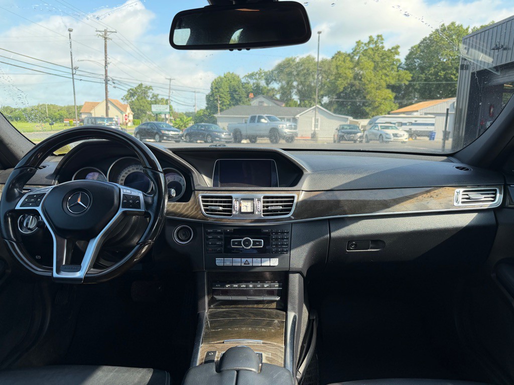 2014 Mercedes-Benz E-Class Image 9