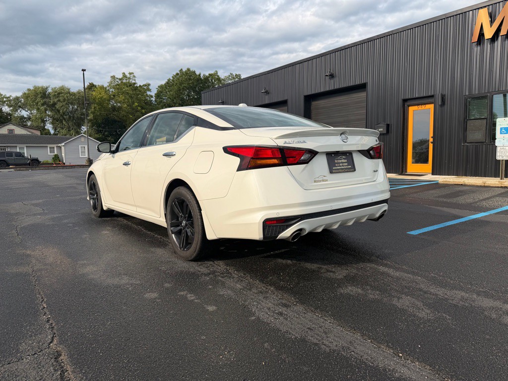 2019 Nissan Altima Image 2