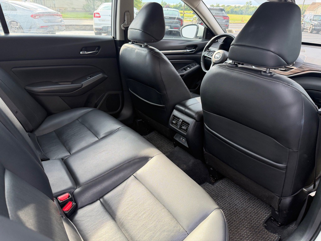 2019 Nissan Altima Image 7