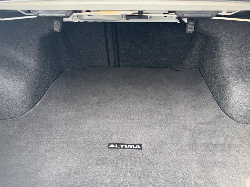 2019 Nissan Altima Image 10