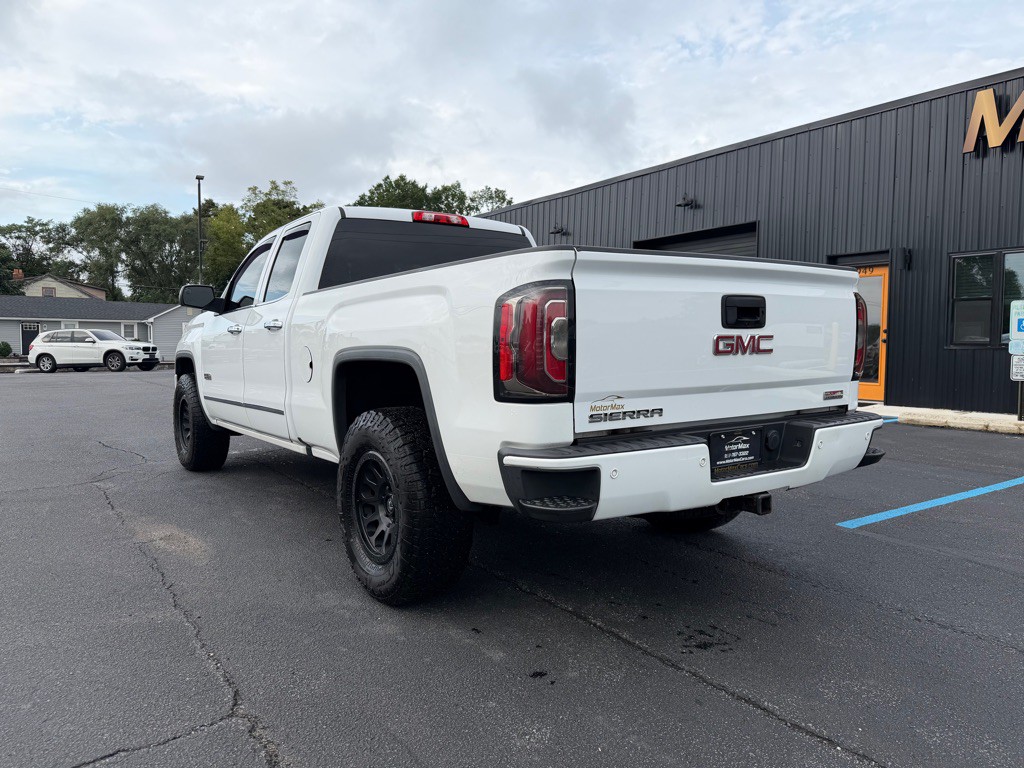 2016 GMC Sierra Image 2