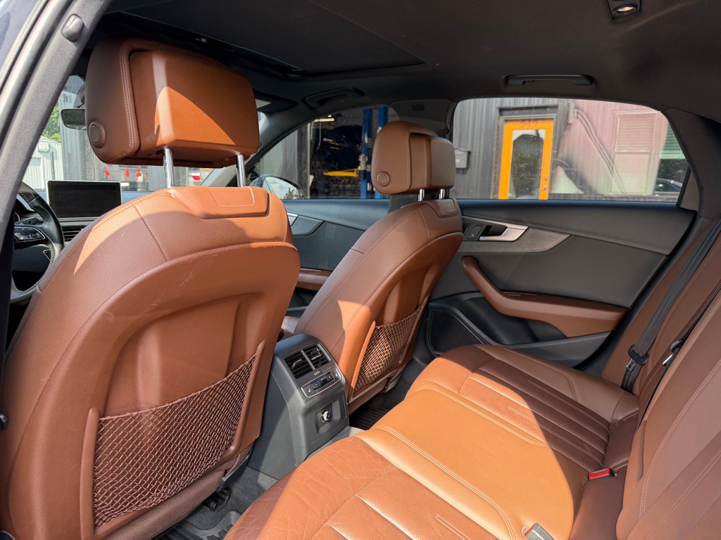 2017 Audi A4 Image 6