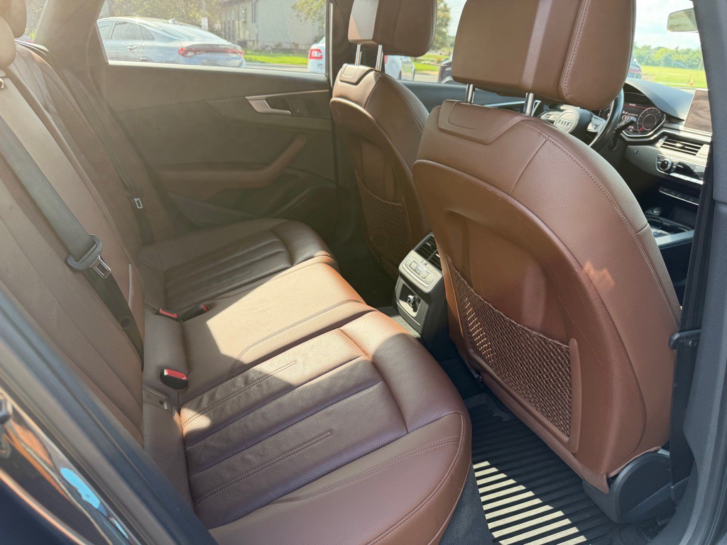 2017 Audi A4 Image 7
