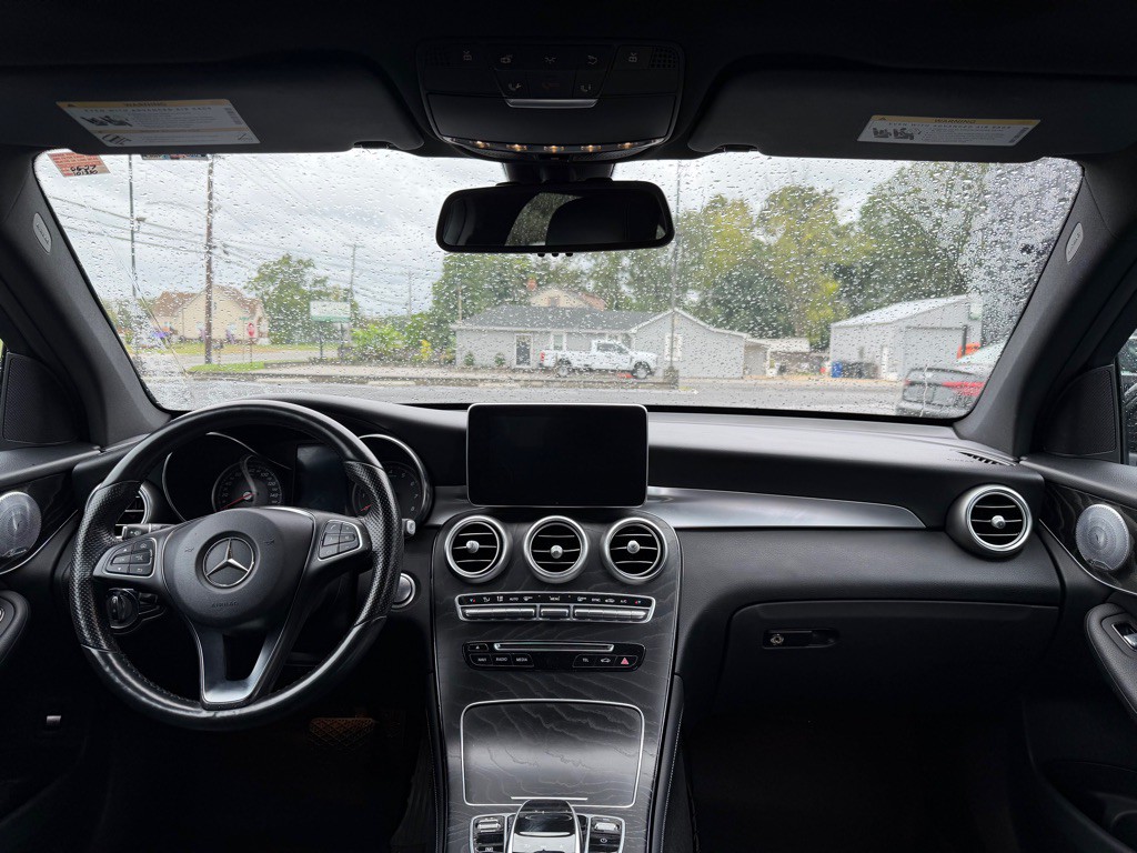 2017 Mercedes-Benz GLC-Class Image 9