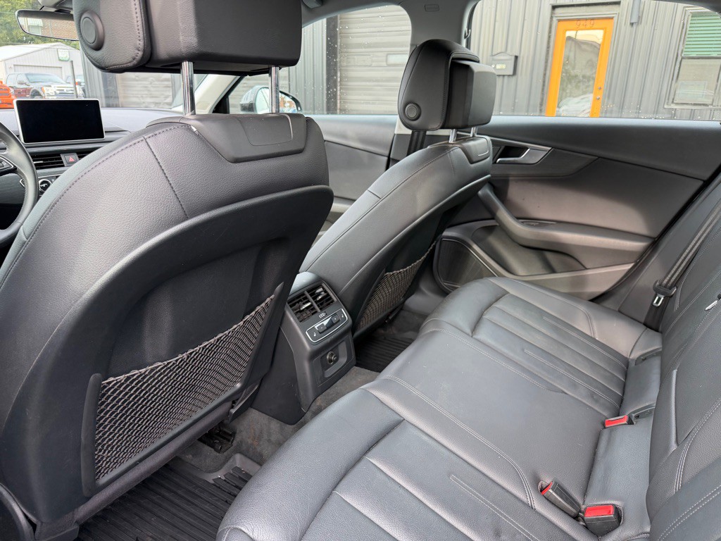 2017 Audi A4 Image 6