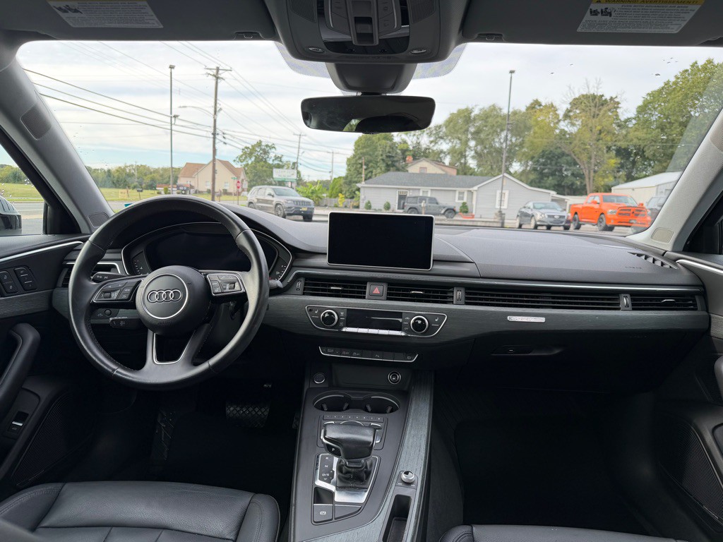 2017 Audi A4 Image 9