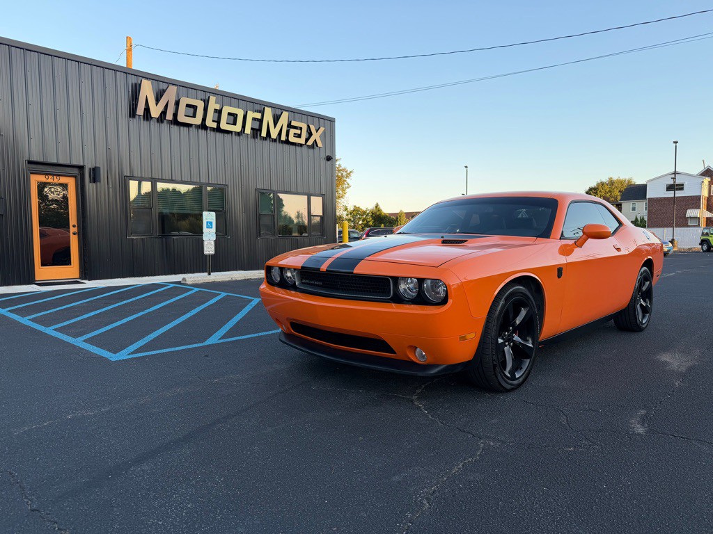2014 Dodge Challenger Image 1