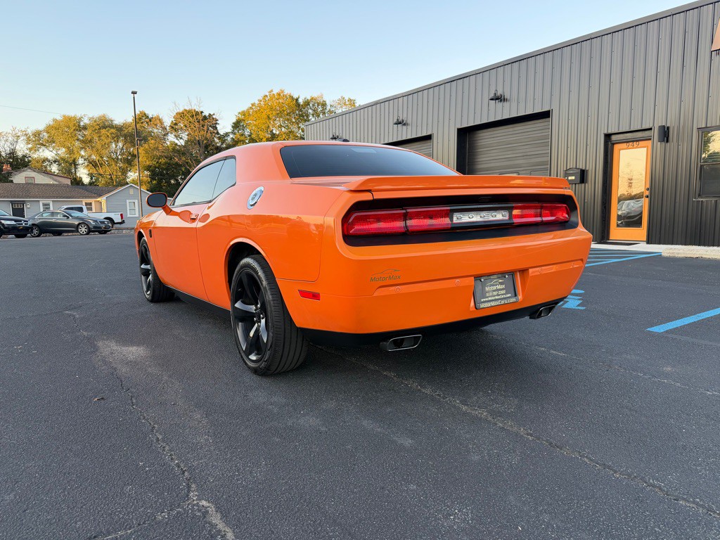 2014 Dodge Challenger Image 2