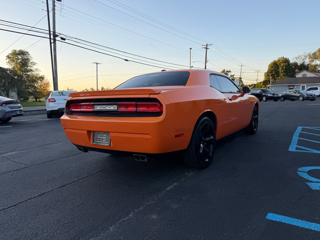 2014 Dodge Challenger Image 3