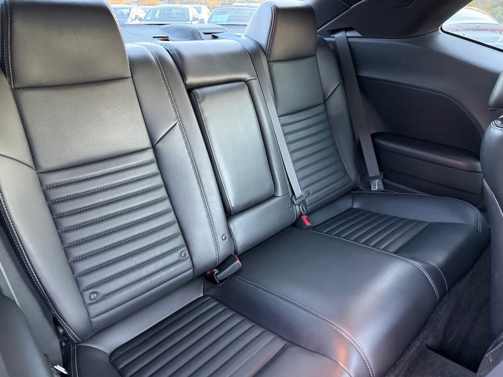 2014 Dodge Challenger Image 7