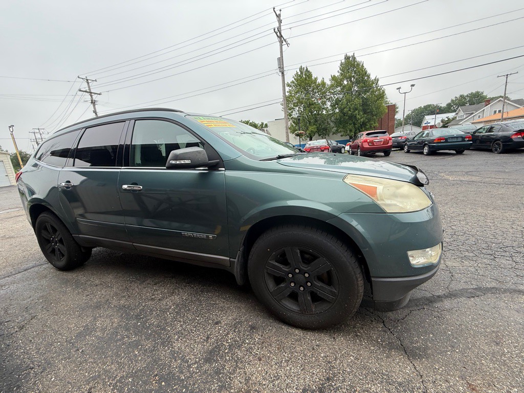 2009 Chevrolet Traverse Image 3