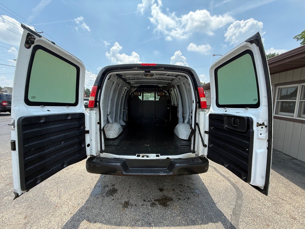 2007 Chevrolet Express Image 4