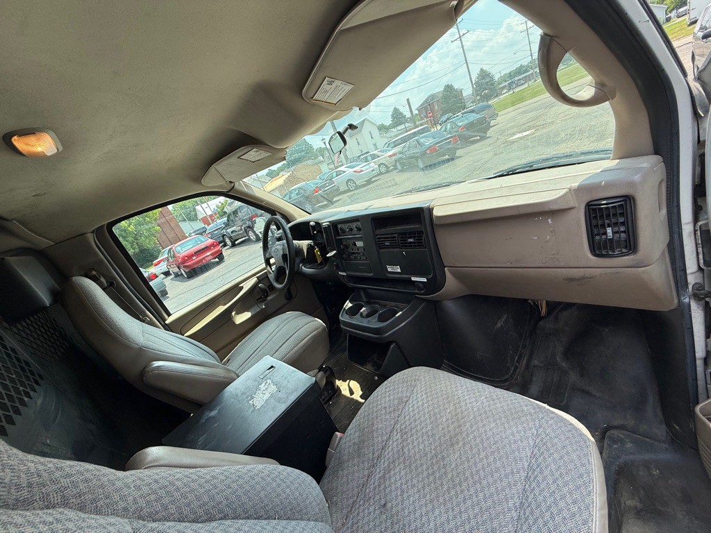 2007 Chevrolet Express Image 6