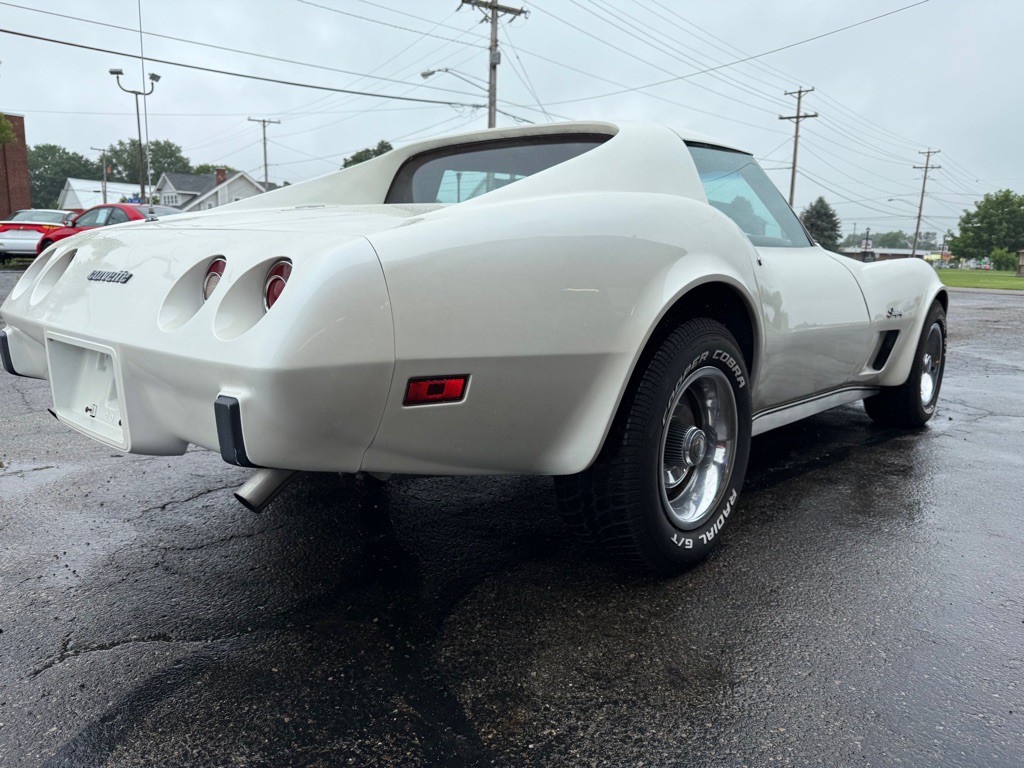 1976 Chevrolet Corvette Image 4