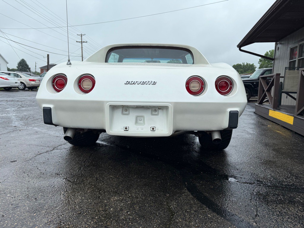 1976 Chevrolet Corvette Image 5