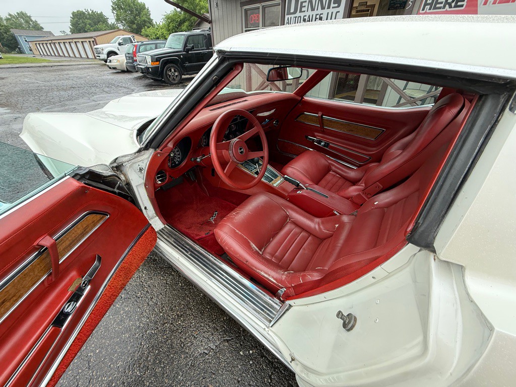 1976 Chevrolet Corvette Image 7