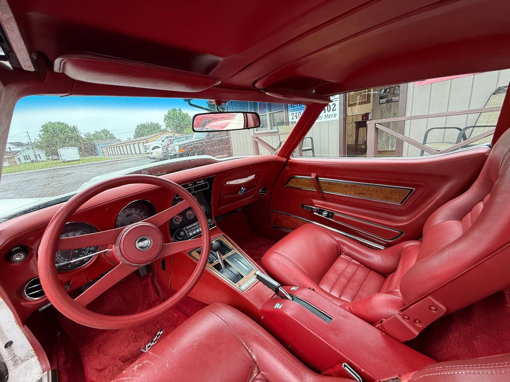 1976 Chevrolet Corvette Image 8